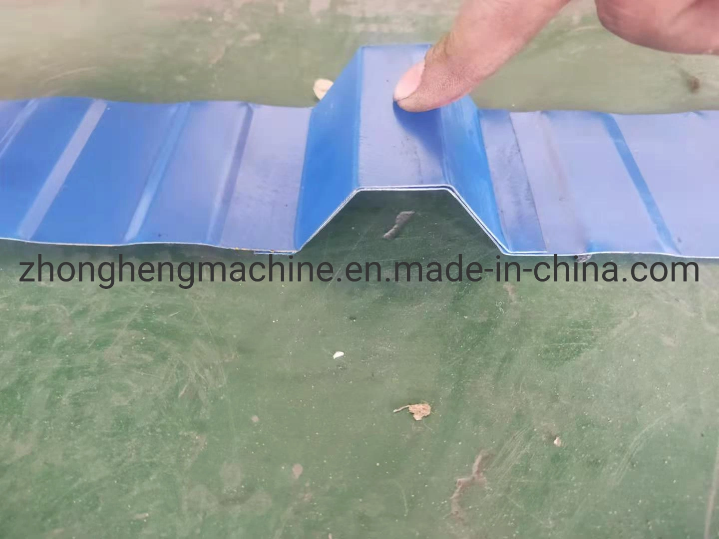 Steel Metal Roof Trapezoidal Iron Roofing Zinc Sheet Roll Forming Machine with Manual Decoiler with Run out Table