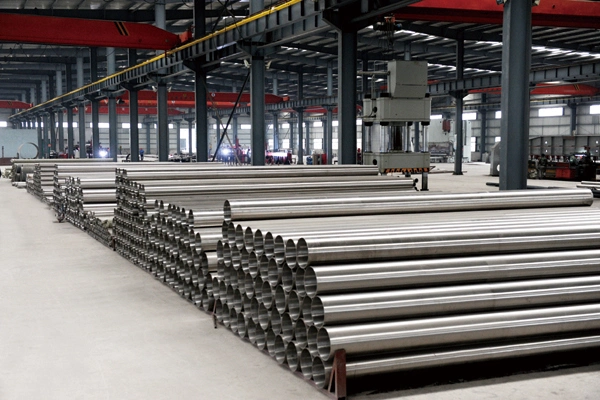 Seamless Pipes Various Materials, Seamless Steel Pipes, Large and Small Caliber Steel