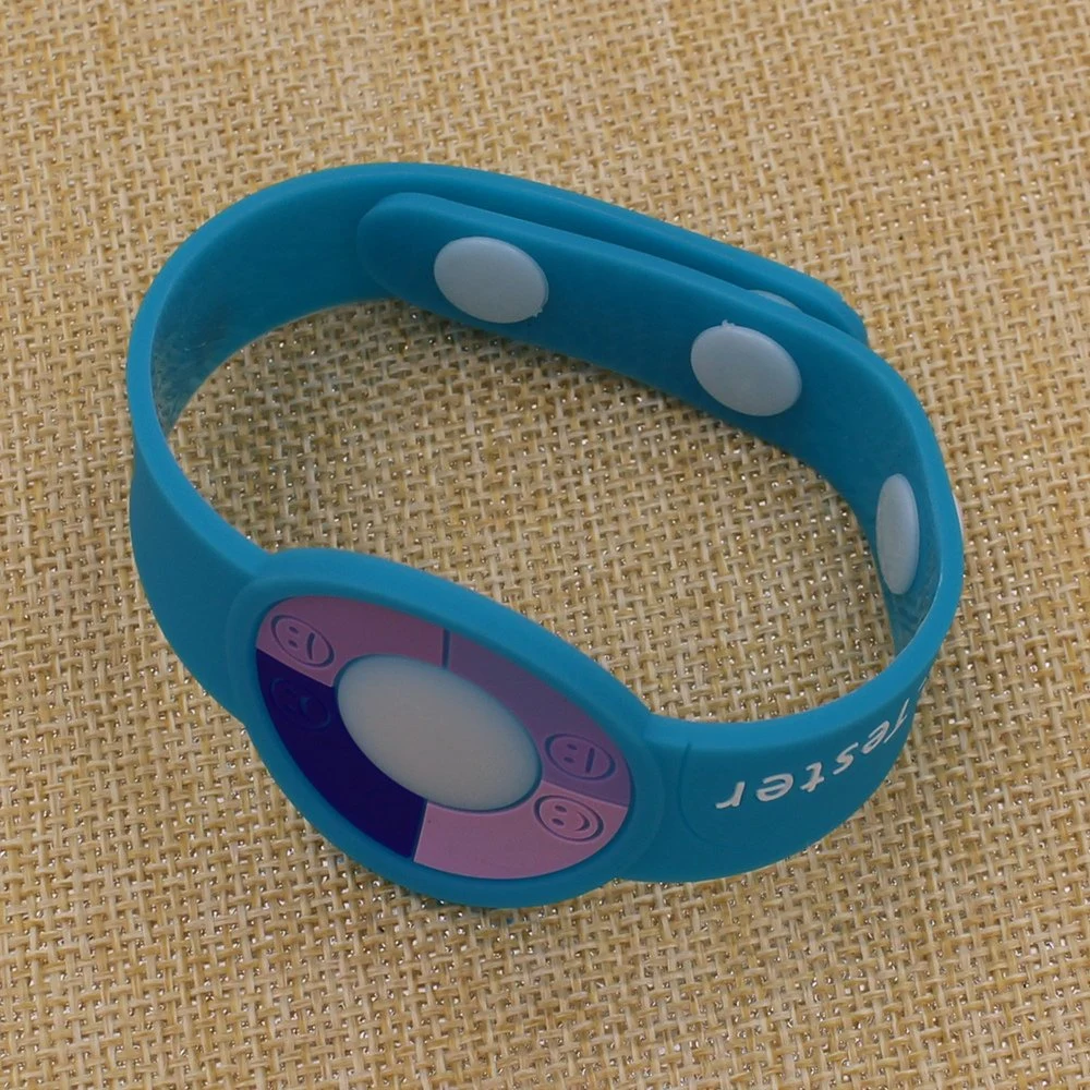 Bracelets de poignet en silicone promotionnels personnalisés de bonne qualité, bon marché, avec fermoir.