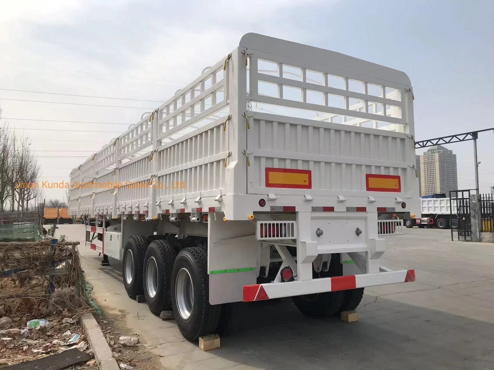 30 40 50 Tons 3 Axles Bulk Fence Stake Semi Trailer Cargo Transport Truck for Sale