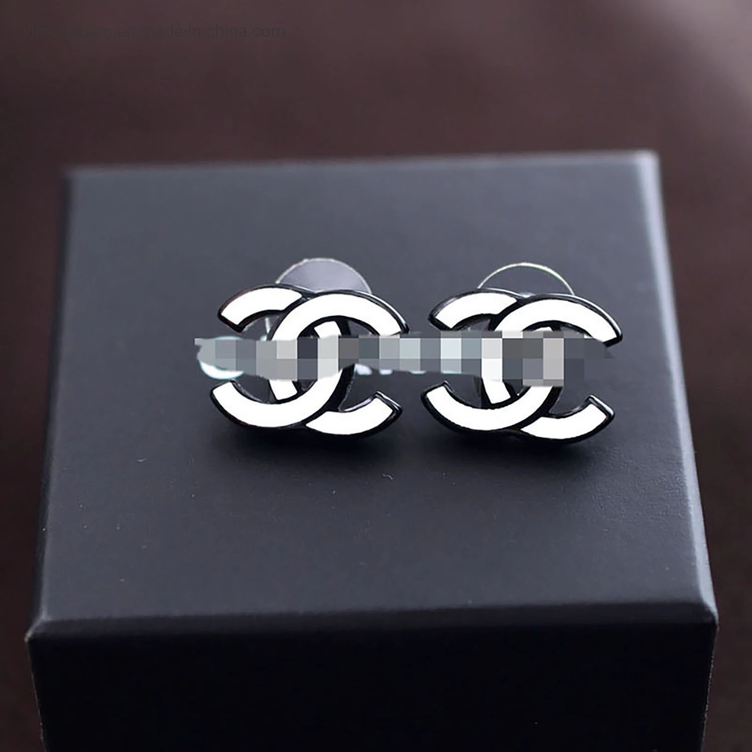 Réplique de gros de bijoux de luxe avec le célèbre logo Earrings titane 925 Sterling Silver de la femme designer de bijoux