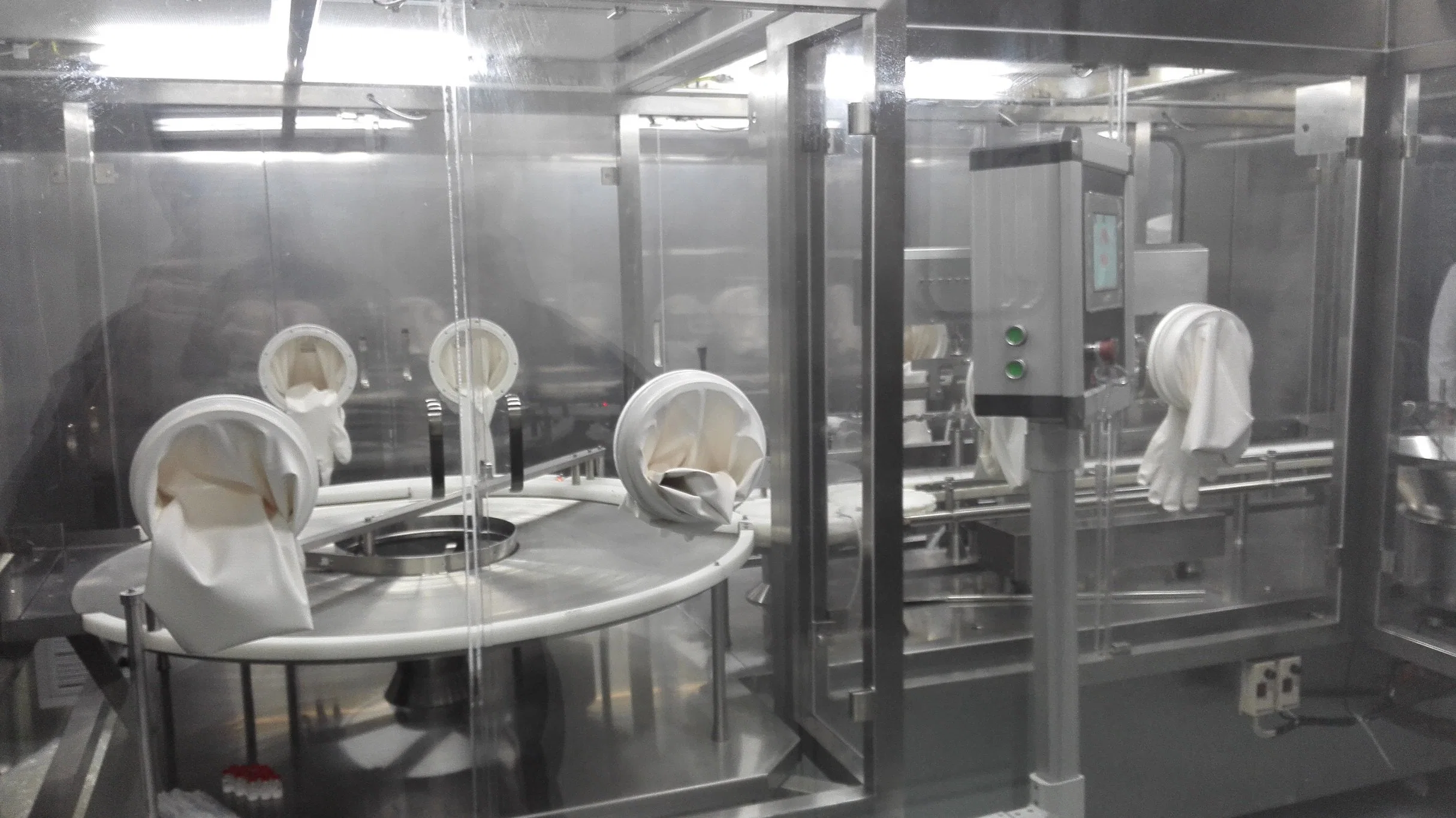 China Supplier of Pharmaceutical Aseptic Isolation Equipment with HEPA