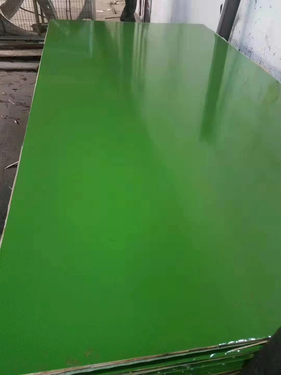 Green Plastic Film Faced Plywood Building Plastic Formwork Plywood