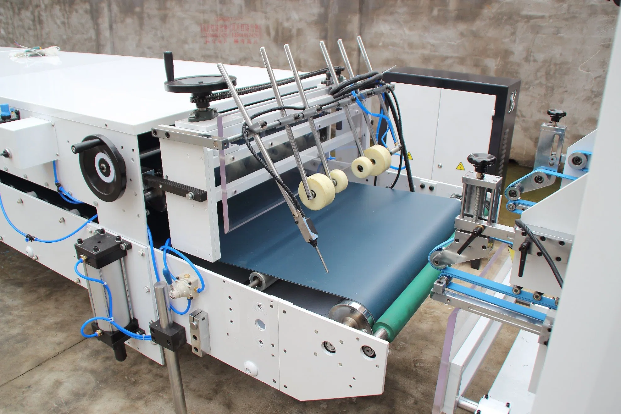 High Speed Paper Carton Box Glue Folder Packing Machine (1200PC) Series