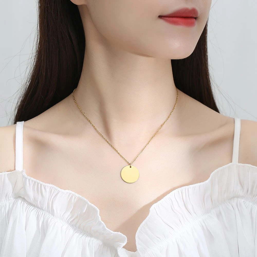 Collier en acier inoxydable en or argenté personnalisé avec pendentif de bijou gravé.