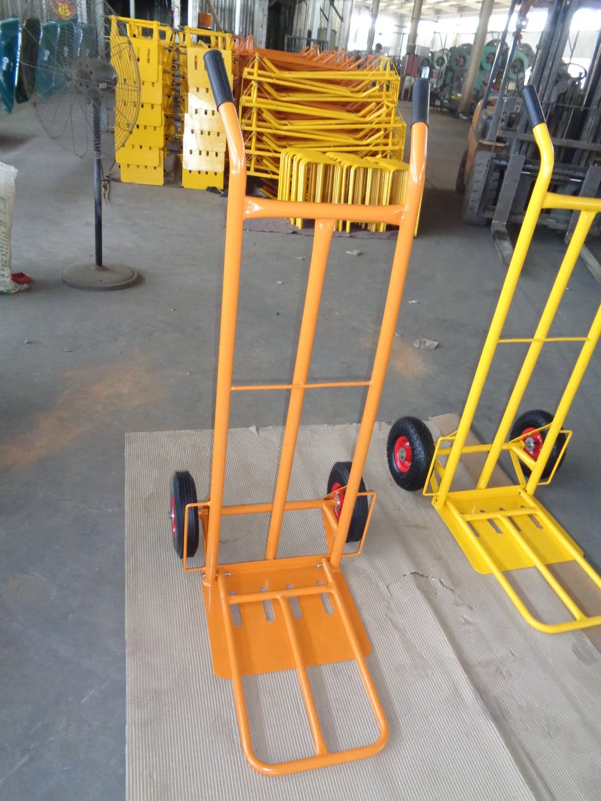 (HT 1827) Hot Sell gemacht langlebige hochwertige billige Eisen Hand Truck