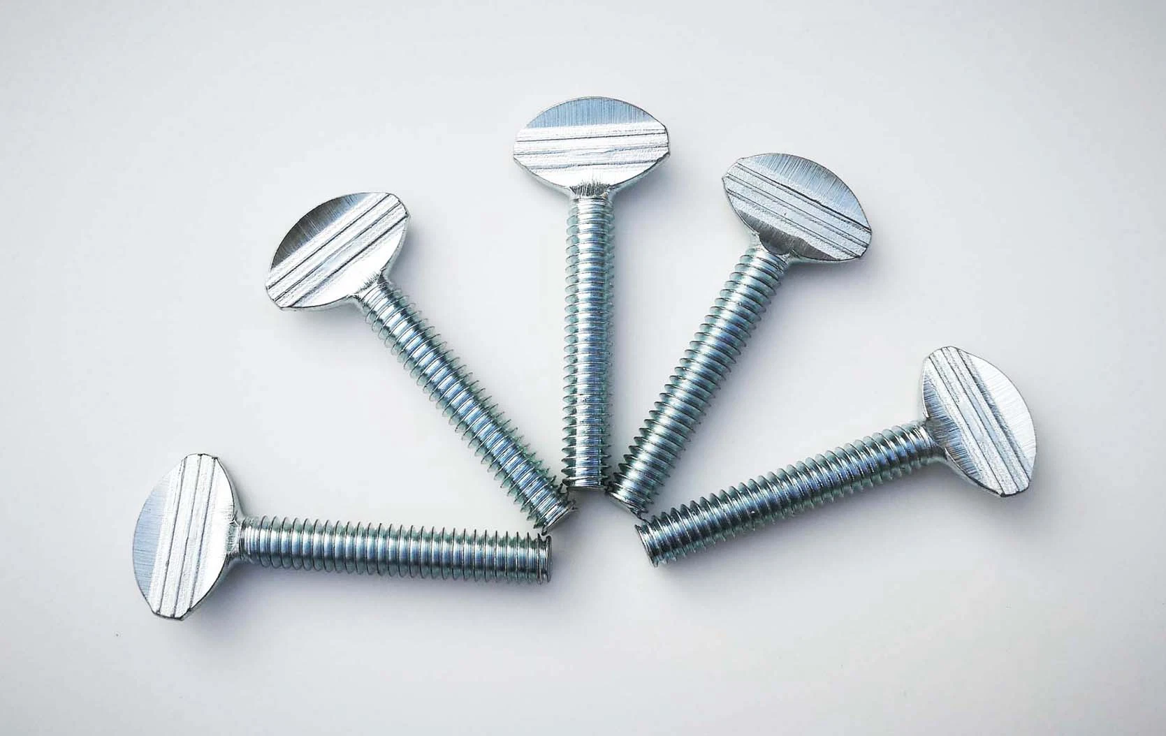 Manufacturer Supply Custom Carbon Steel Zinc Plated Round Head Spade Racket Hand Tight Thumb Screw