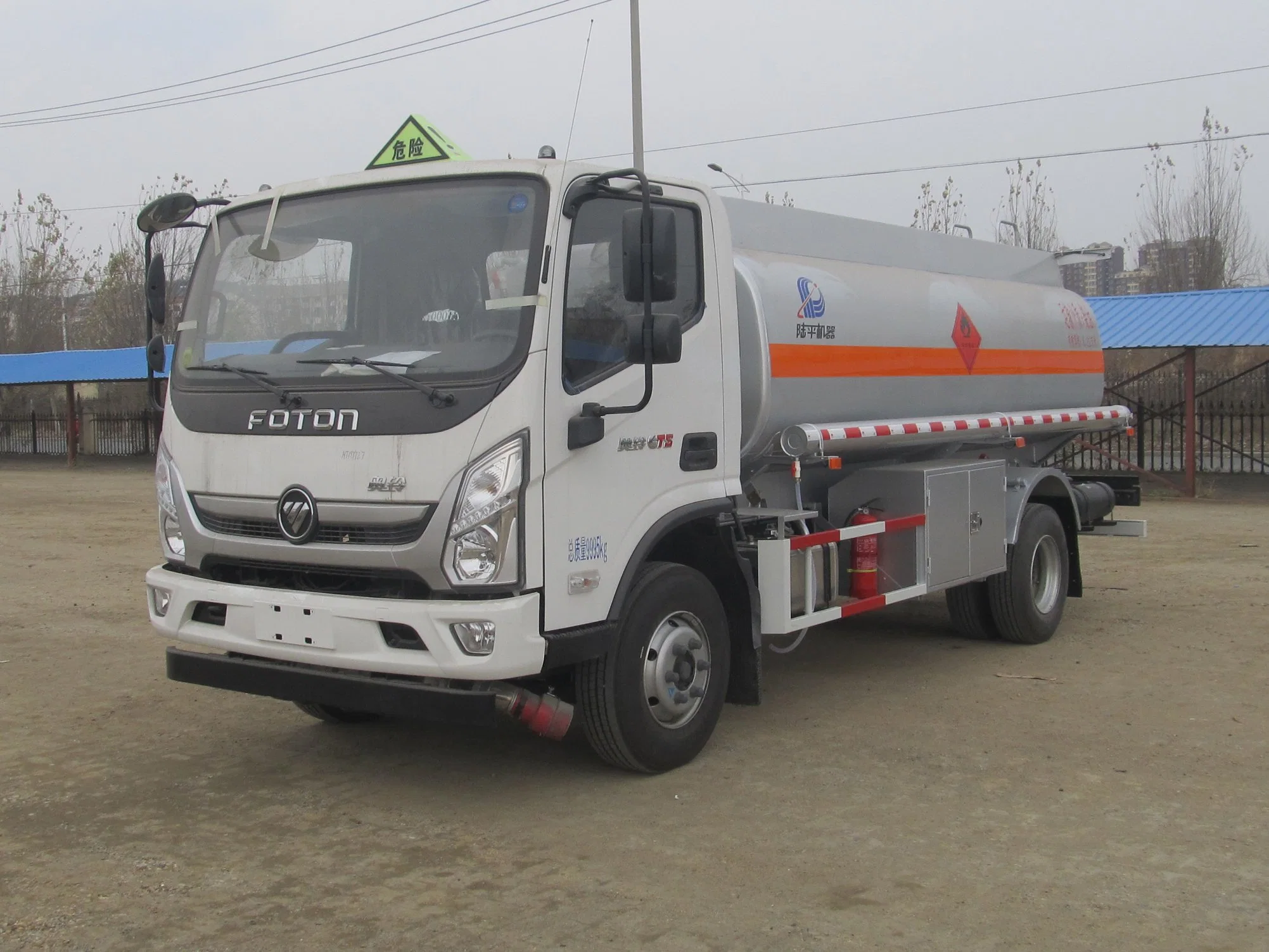 Foton Aumark E33 Diesel Fuel Transport Truck