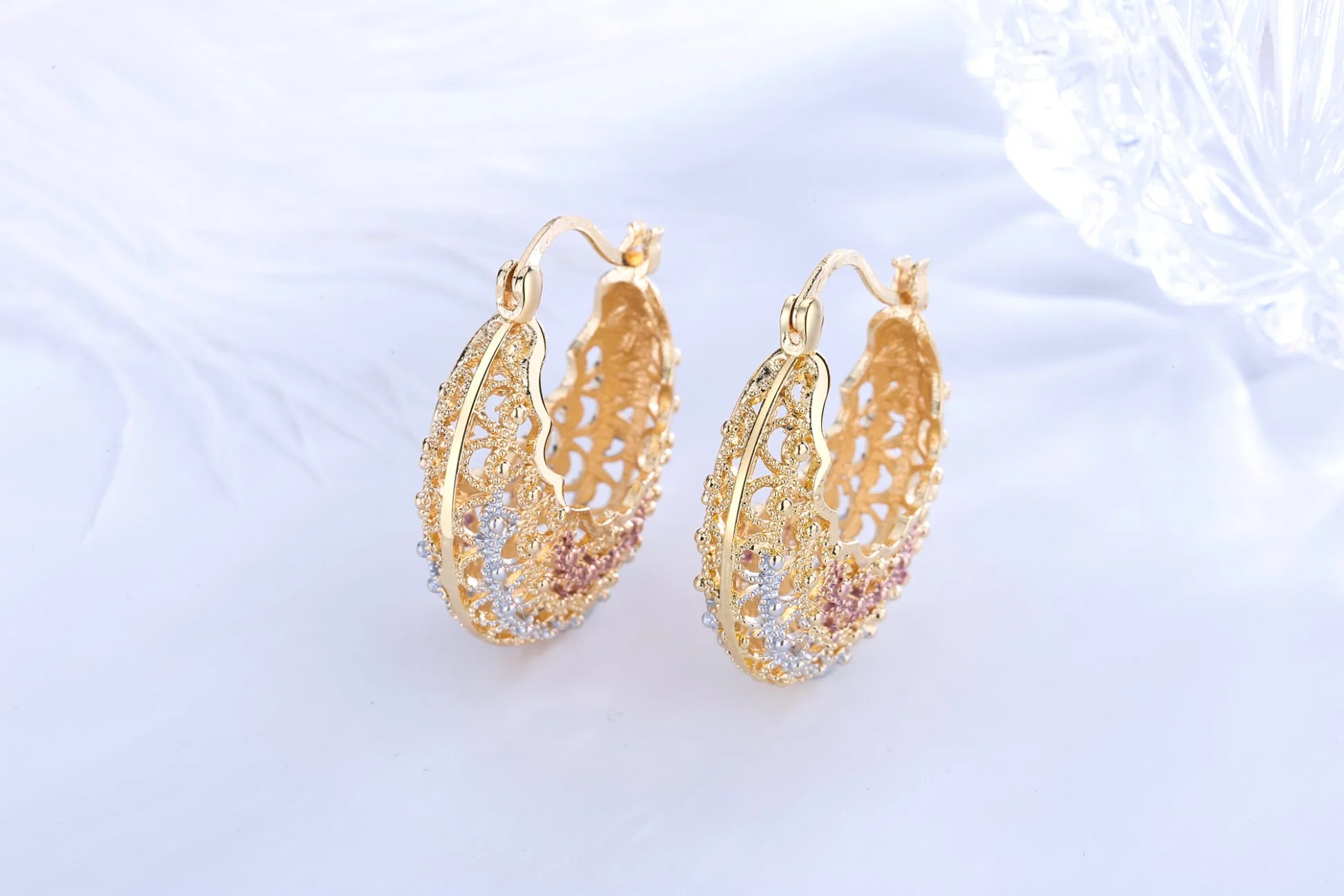 Fashion Accessories Brass Female 18K Gold Plated Round Hoop Earring for Women