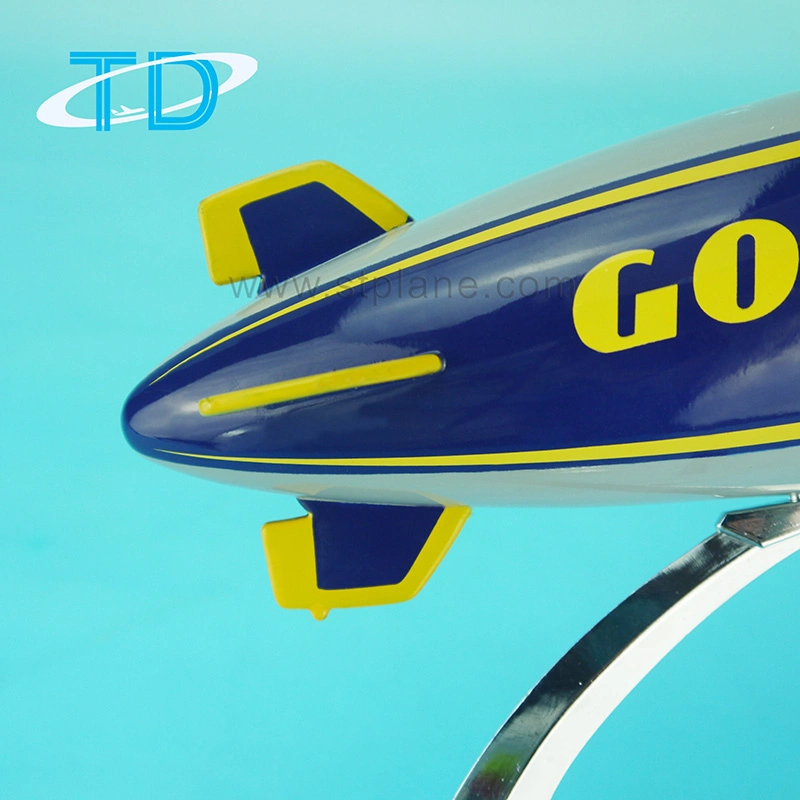 Dirigível da Goodyear modelo em escala de resina