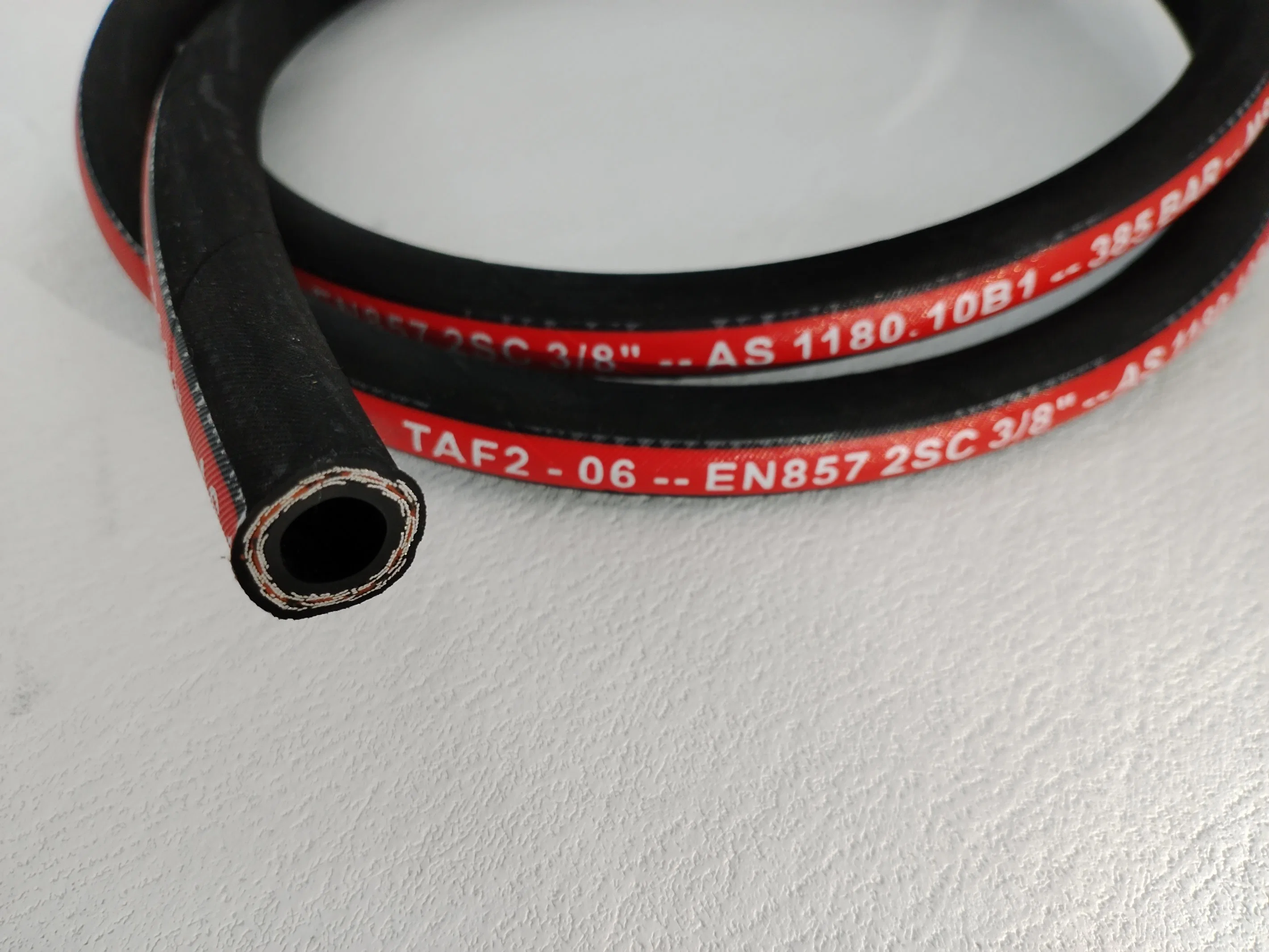 Industrial High Pressure Rubber Hydraulic Hose 2sc Hose