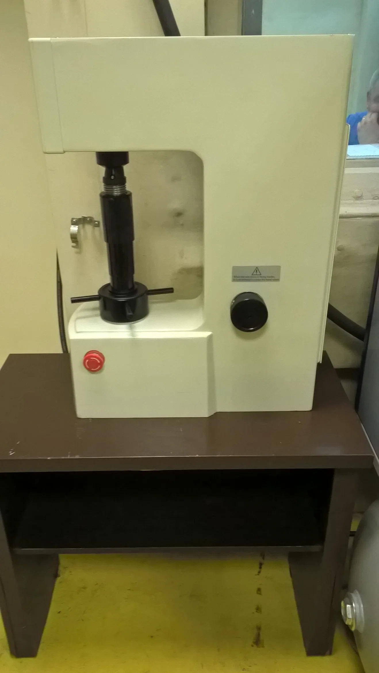 Motorized Rockwell Hardness Tester with Electronic Control of Load Duration (HR-150M)