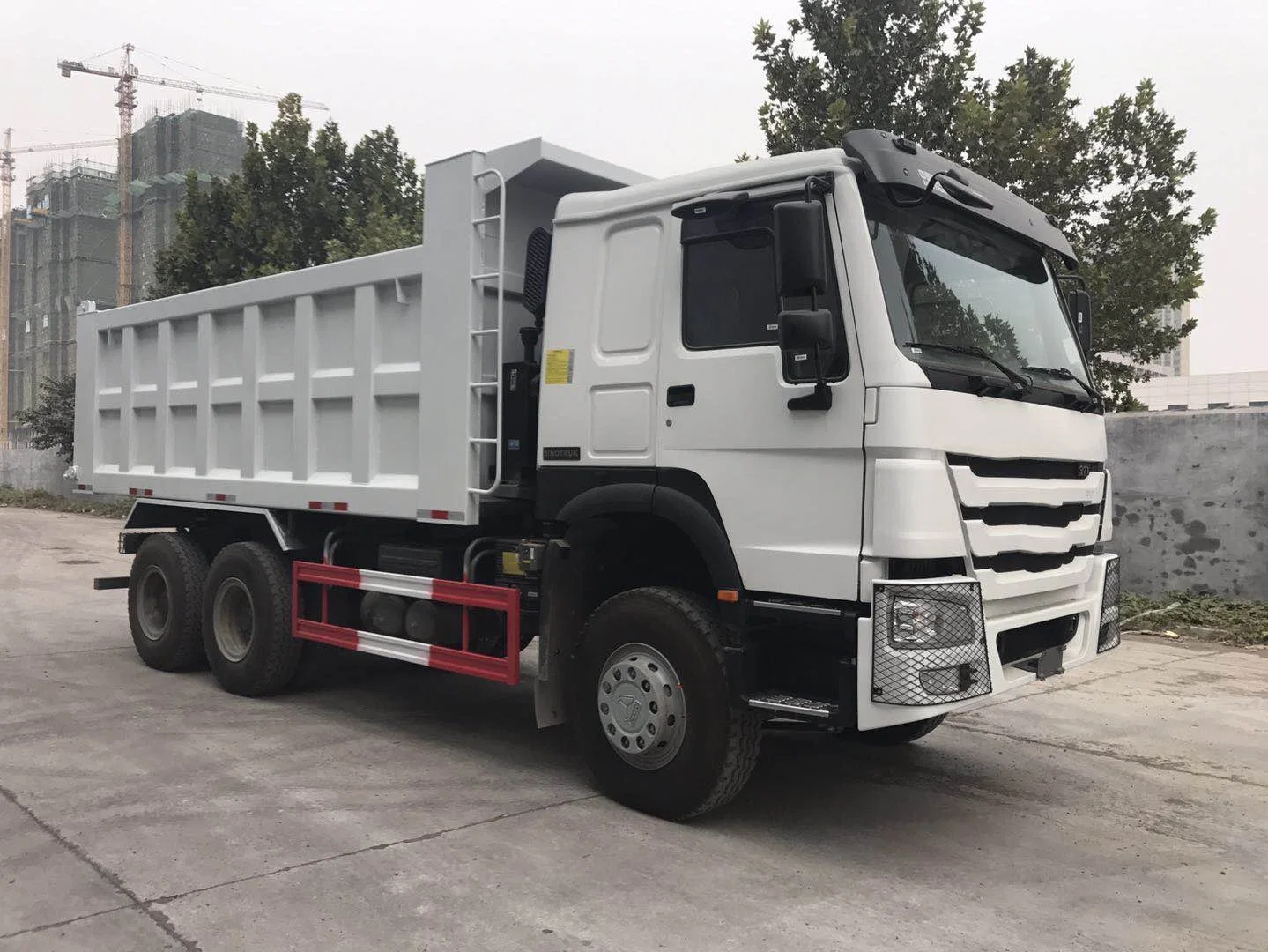 Top Quality Light Dump Truck New Design Classic 8X4 Dump Trucks