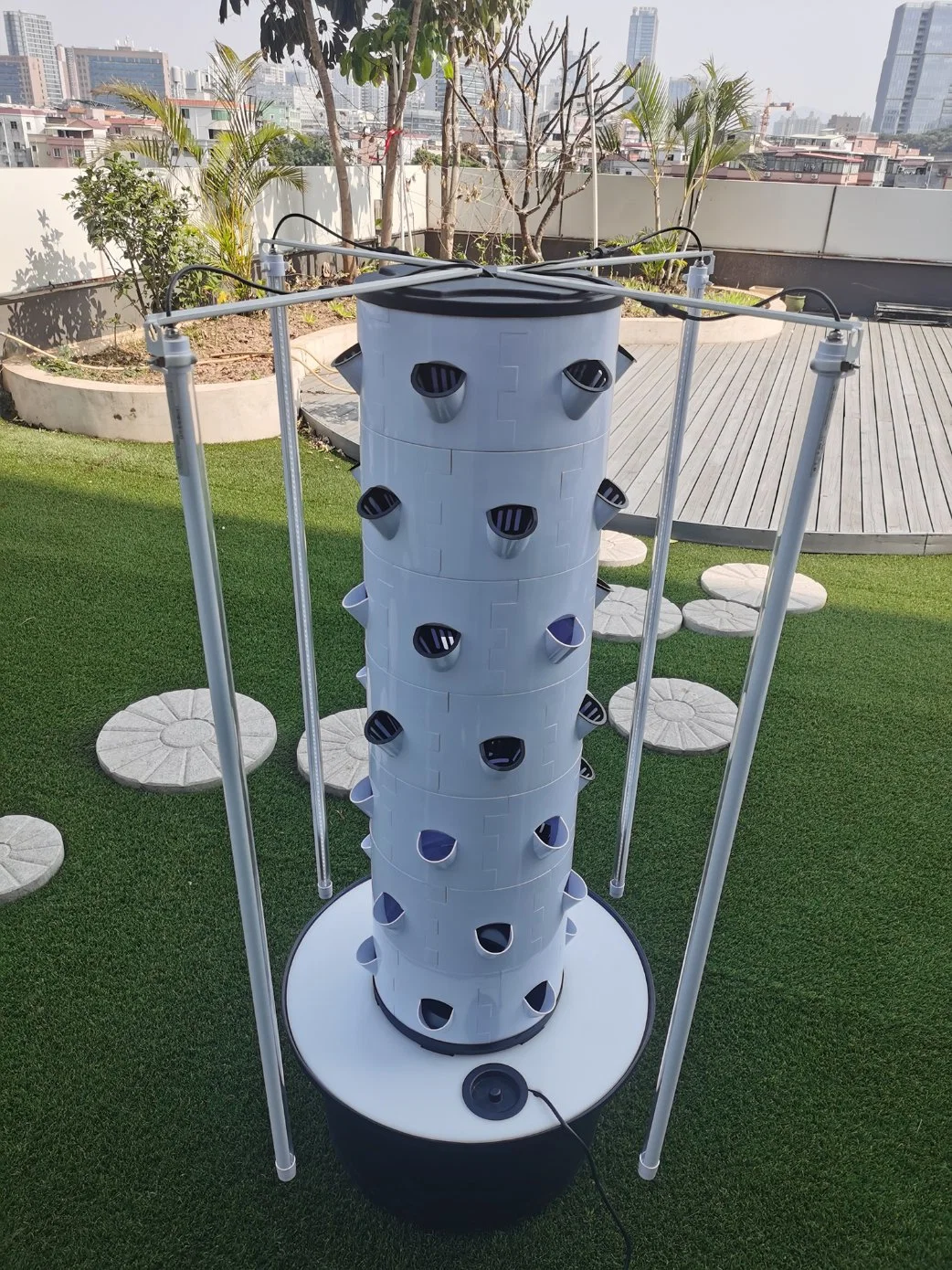 Aeroponic Growing Towers Hydroponics Vertical Industrial Tower with Adjustable Lights