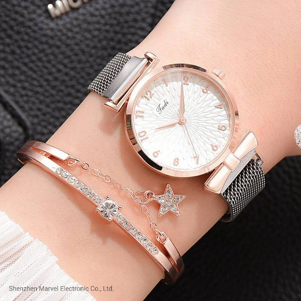 Robe rose montre-bracelet Bracelet Dial Mode femmes montres à quartz