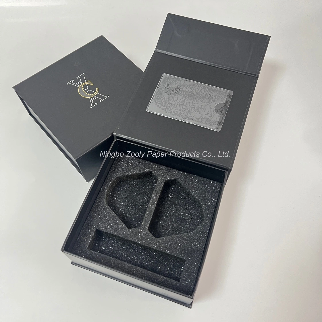 Custom Logo Magnetic Closure Package Box with Foam Insert Paper Packaging Gift Box Cosmetic Package Box Oil Premium Perfume Gift Box