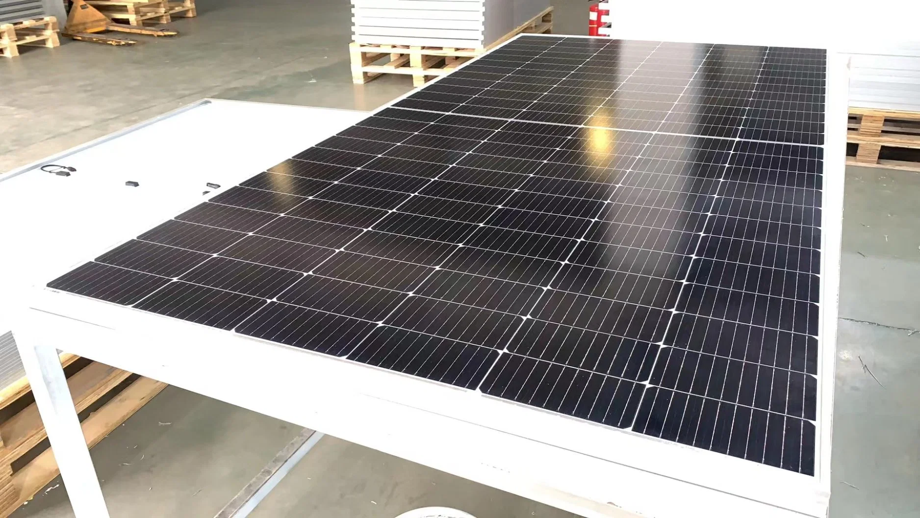 545W Half Cell Solar PV Module M10 10bb Cost-Effective Solar Panel