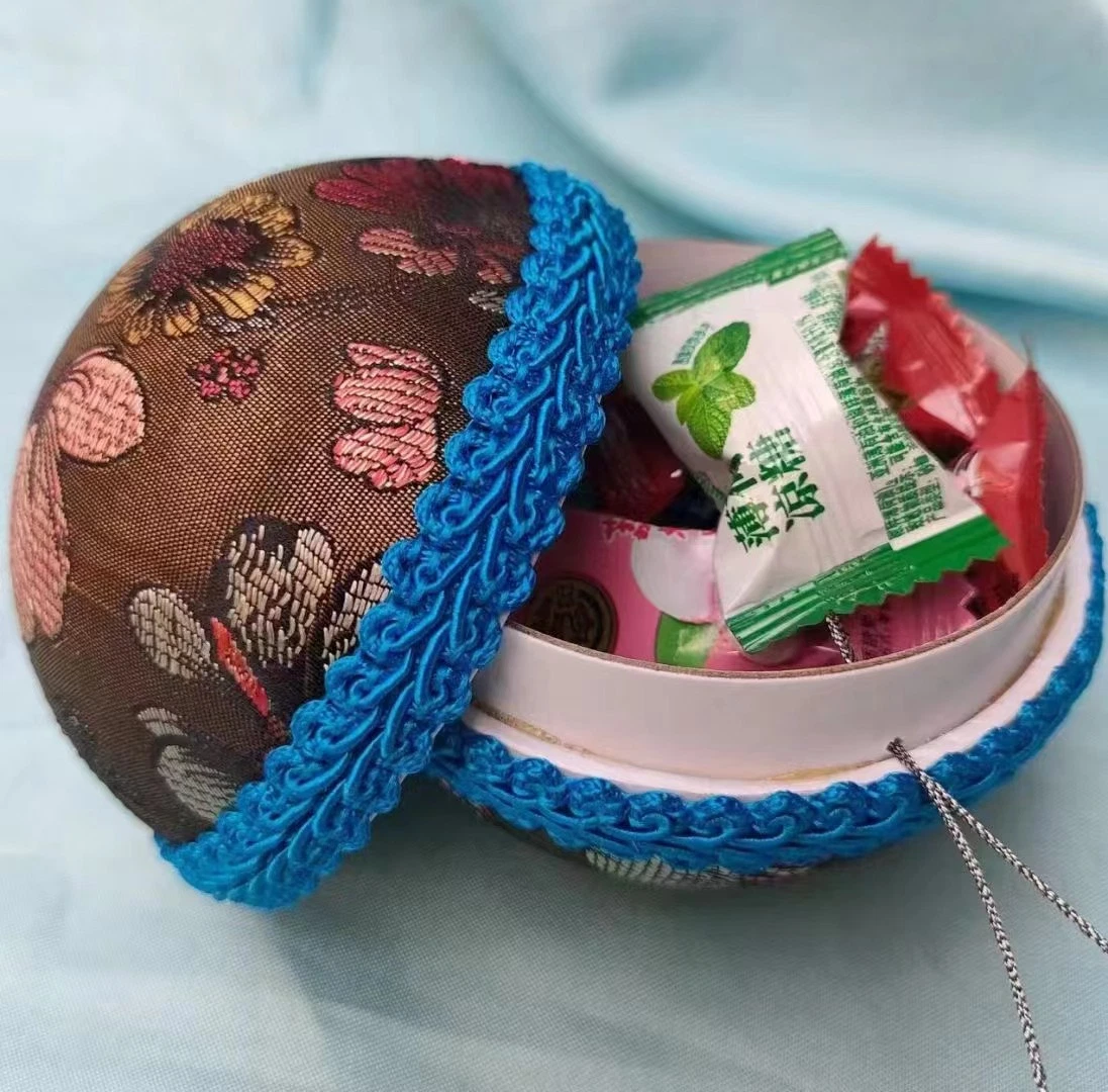 Venta de Casa de decoración Cute Colorful Silk Navidad Easter Egg Tin Box
