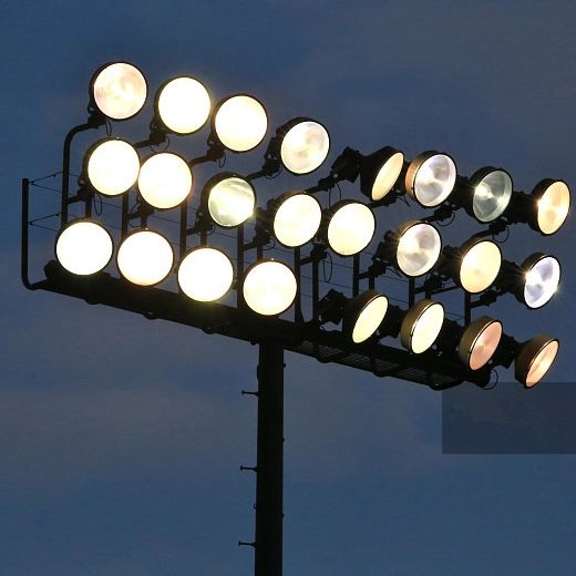 Stade Spotlight / Projecteur d'inondation en acier galvanisé / Mât d'éclairage solaire en métal / Poteau lumineux avec prix d'usine