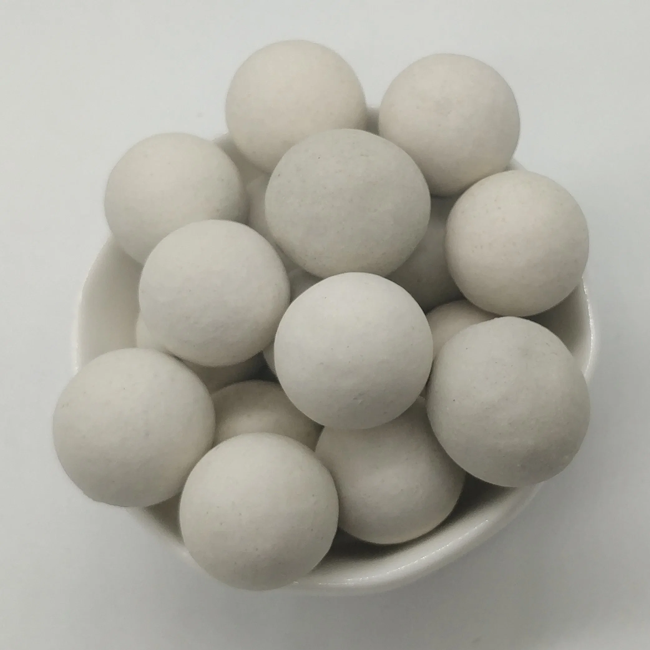 الخامل Alumina Ceramic Ball 17% 25% 99% محتوى للدعم سرير في برج كيماويكال