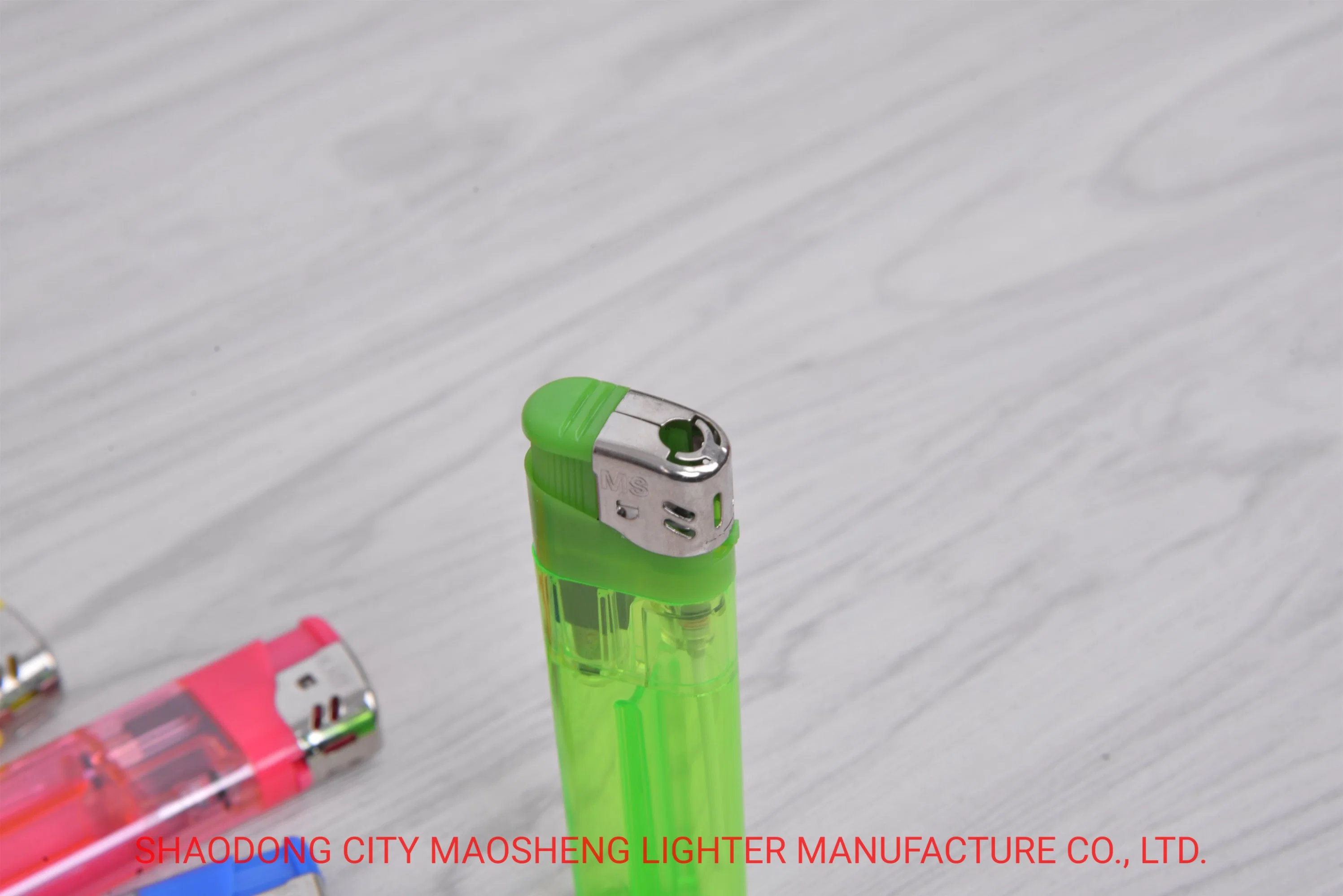 8.2cm Disposable Electronic Plastic Butane Gas Lighter