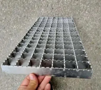 Hot DIP Galvanized Industry Heat Resistant Metal Steel Grating Manufacturer 30*3 Galvanized Walkway Trench Drain Cover