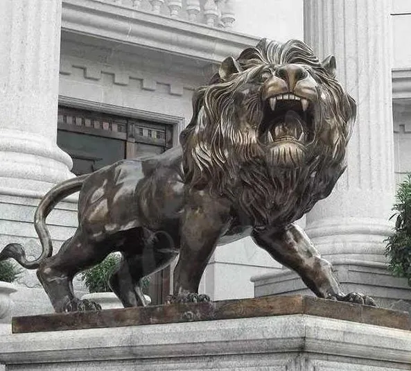 Ferocious Big Size Lion Statue Brass Lion Staring at Front Sculpture