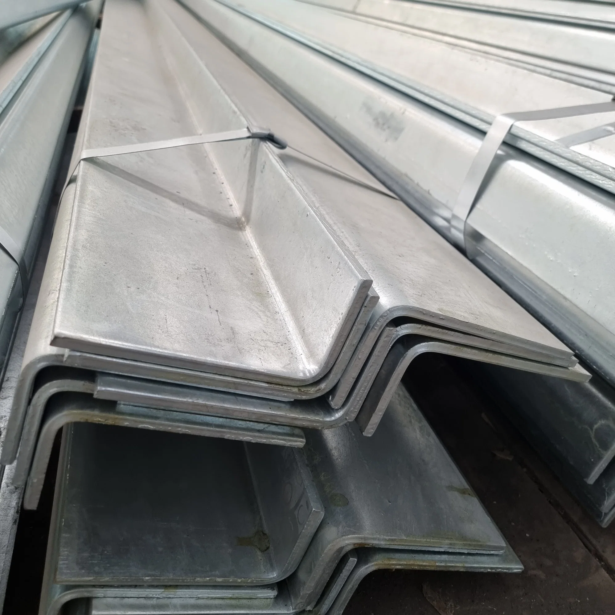 ASTM EQUAL/desigual Inox/Angle Bar/ Hot Laminados galvanizados L Forma Ss400 S235jr S355jr 304 316 316L Q235 S355j2 Dh36 310S D36 201 Acero angular