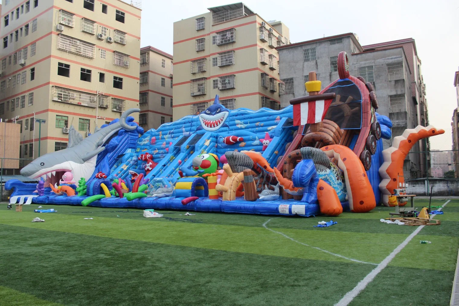 La bille de la fosse et faites glisser le parc à thème gonflable, obstacle Aire de jeux intérieure