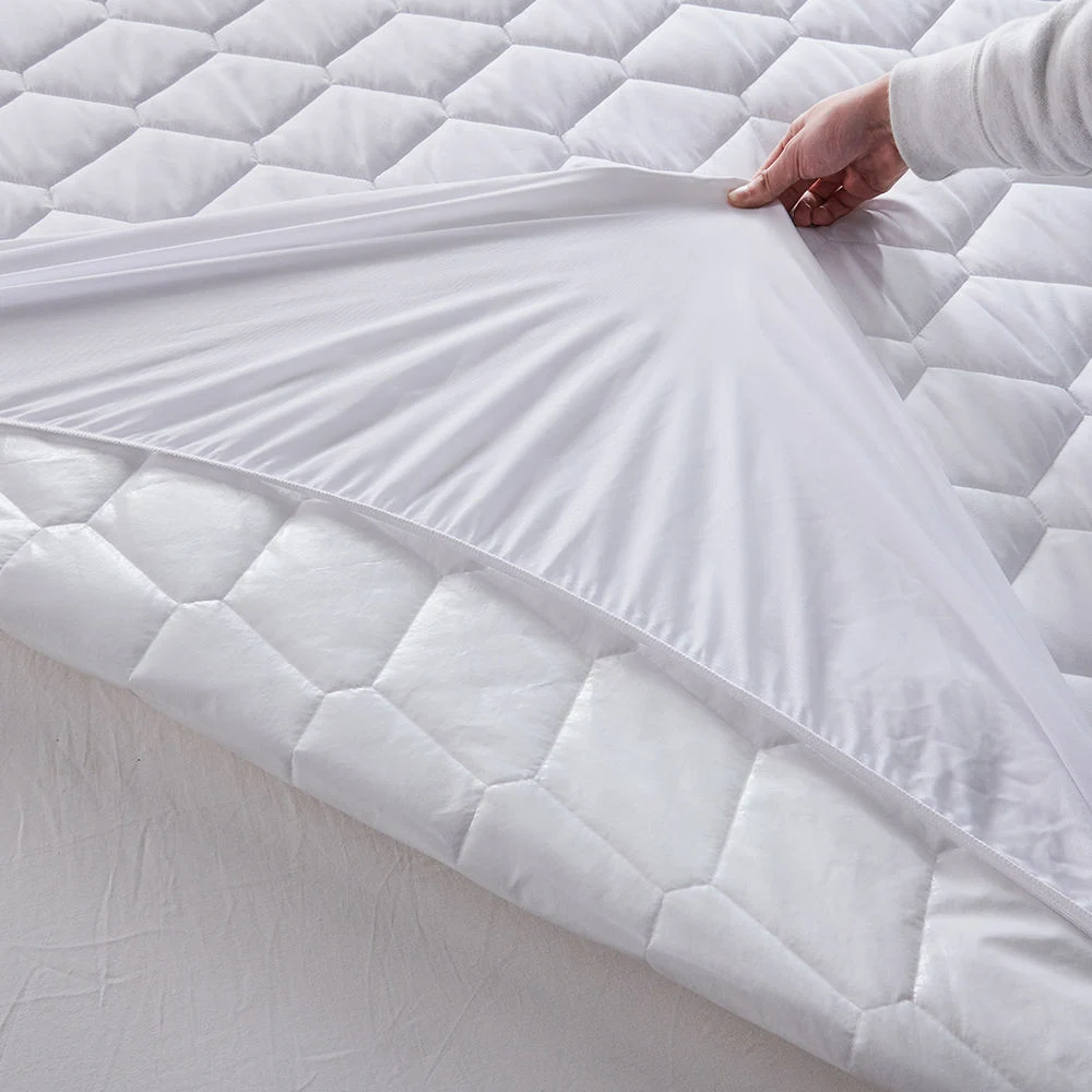 Wholesale/Supplier Waterproof Bed Mattress Quilted Cover Padded Foam Leak-Proof Back