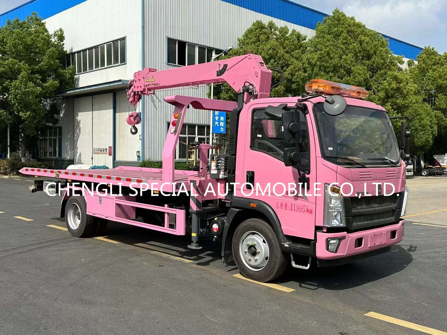 Sinotruk HOWO 160HP 4X2 5ton Flat Bed Recovery Truck with Crane