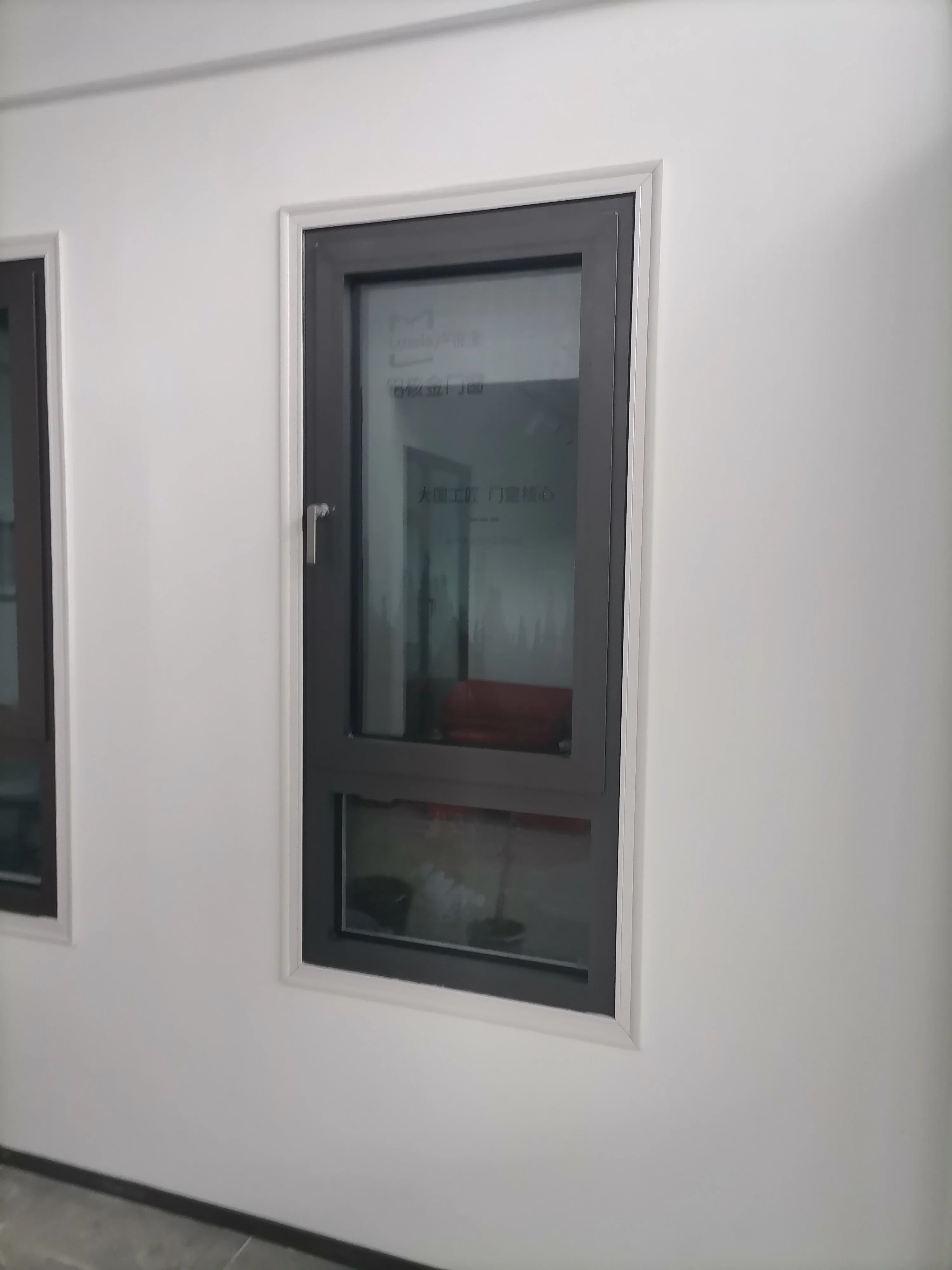 Hardware de vidrio puertas correderas automáticas y ventanas de aluminio plegable de aluminio Puertas de entrada del Patio de Cristal + Exterior de aleación de aluminio