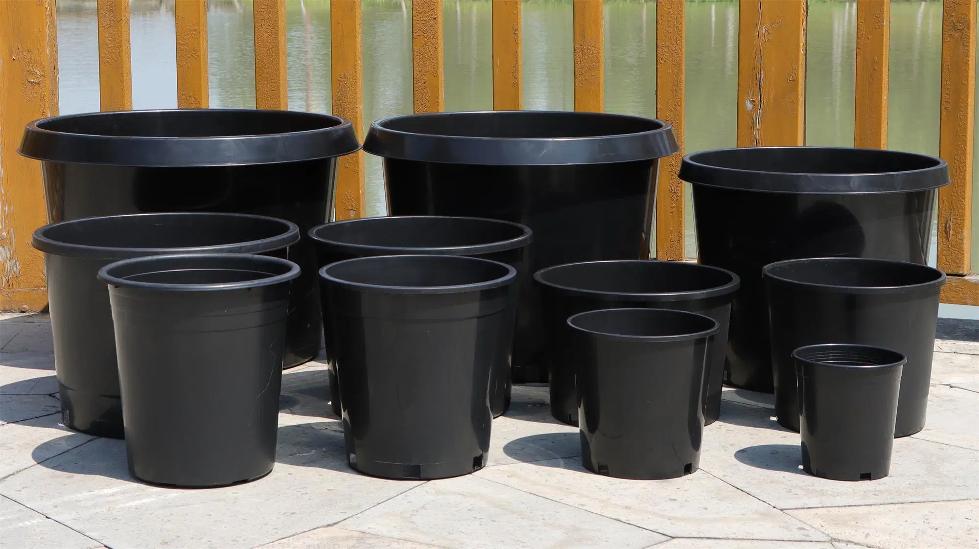 Huazhiai Manufacturer Sale 1 2 3 5 7 10 15 20 25 Gallon Black Nursery Pot Durable Greenhouse Black Plastic Pots