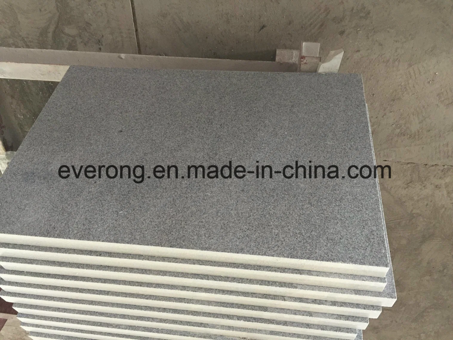 Cheap Flamed Grey Granite G633 Paving Stone/Covering/Flooring/Stairs/Tiles/Slabs/Granite