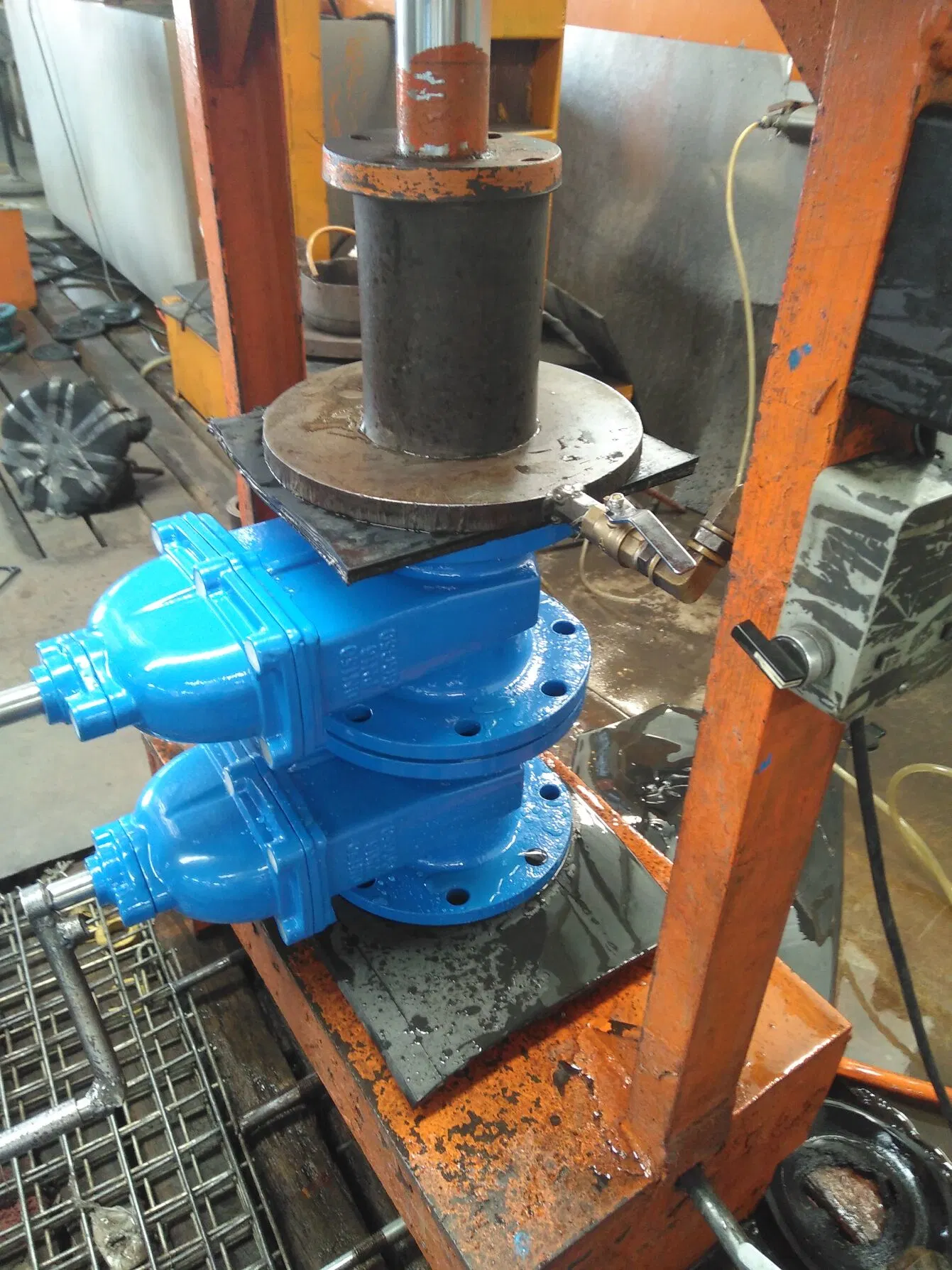 Ductile Cast Iron DIN F4 Non Rising Stem Resilient Seat Control Gate Valve