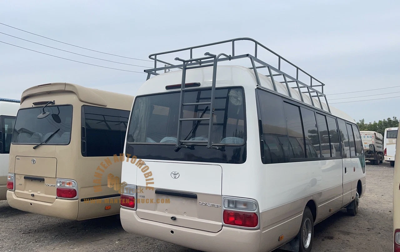 El precio bajo el gasóleo utilizado Bus 24-30 escaños Toyota Coaster en mini bus para la venta