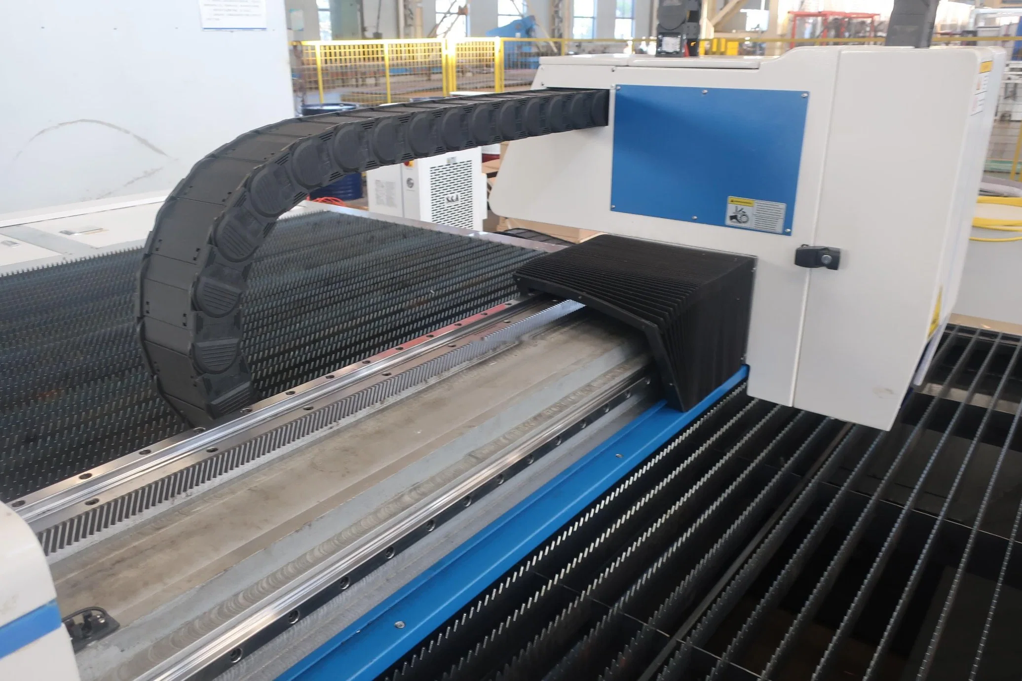 Tube Pipe Sheet Metal Laser Cutting CNC Fiber Laser Cutting Machine