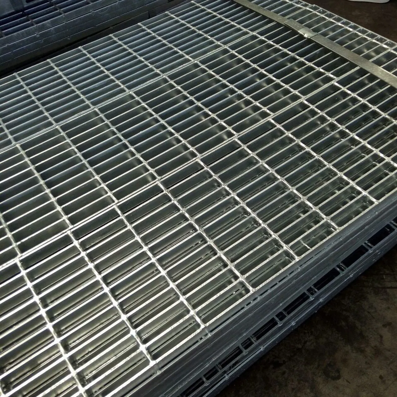 Welded Steel Structure Hot DIP Galvanized Steel Grating