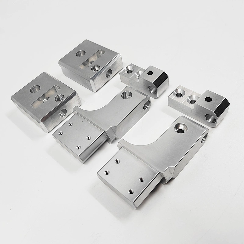 Tourner les pièces de haute précision en acier inoxydable Pièces en aluminium Domaine industriel Service d'usinage CNC