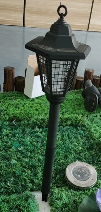 Jardín solar Powered Lawn LED Bug Zapper eléctrico mosquito asesino Lámpara