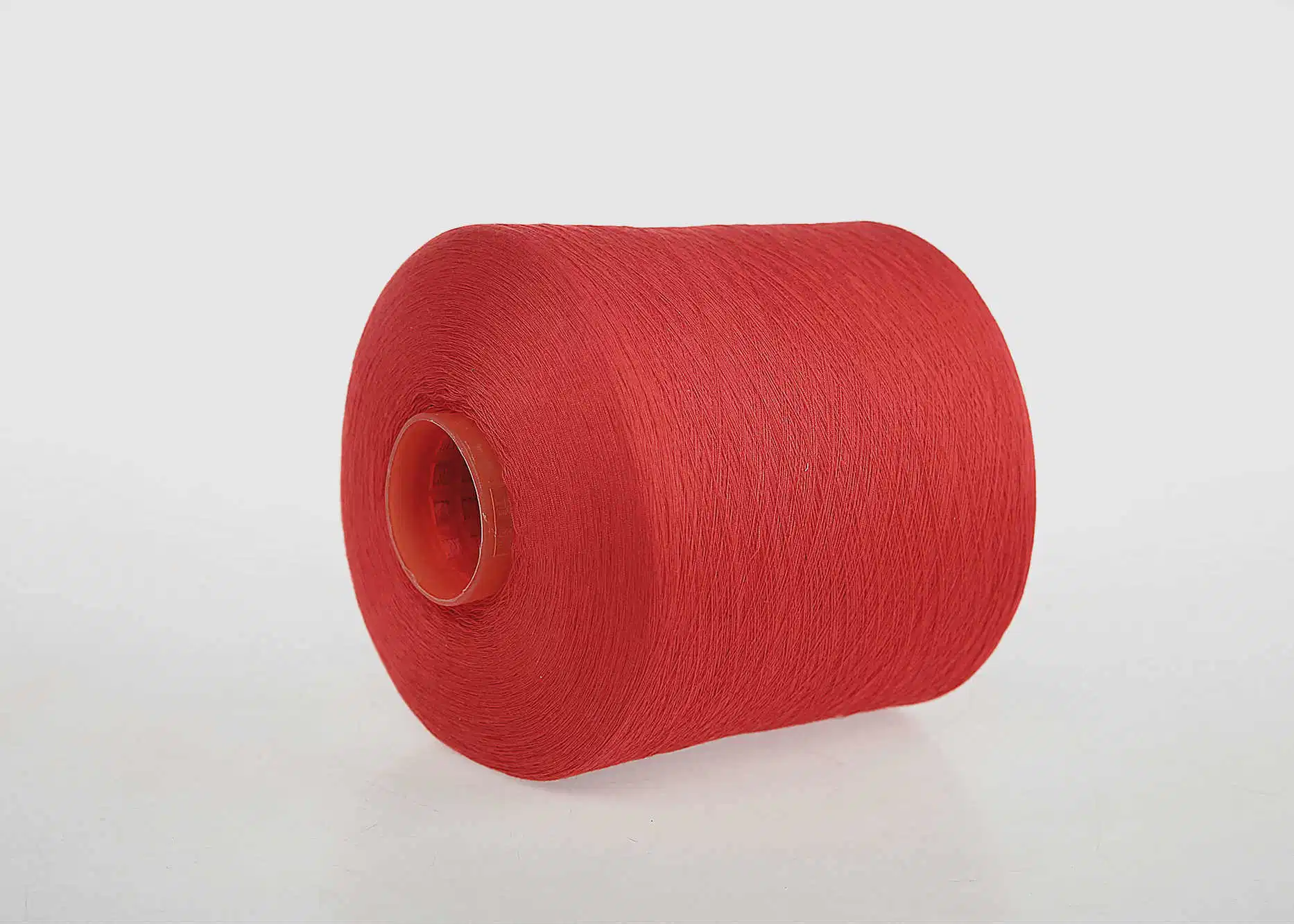 402 502 Chine 100 % colorés fournisseur filé filé teint en polyester pour la couture