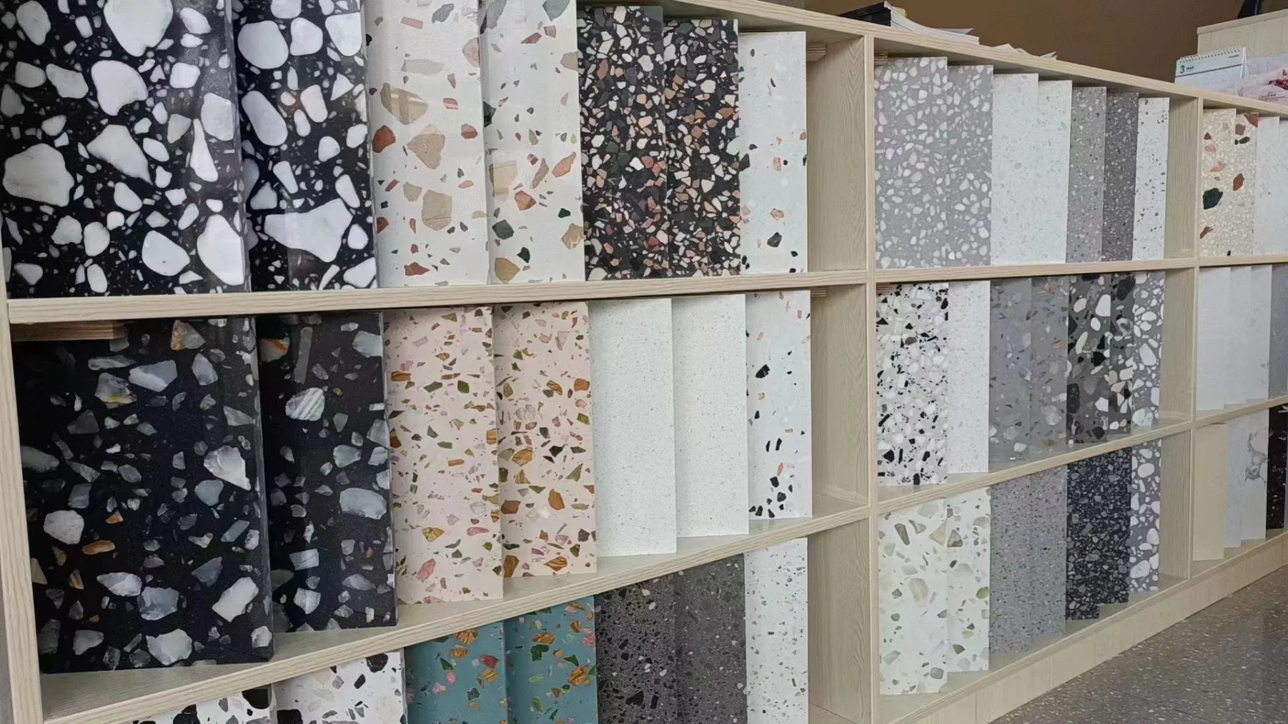 Pierre multicolore en usine Terrazzo avec noir/blanc/gris/marron couleur pour intérieur/extérieur