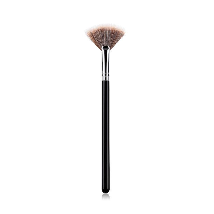 Small Highlight Fan Brush for Defined Areas and Lip Makeup