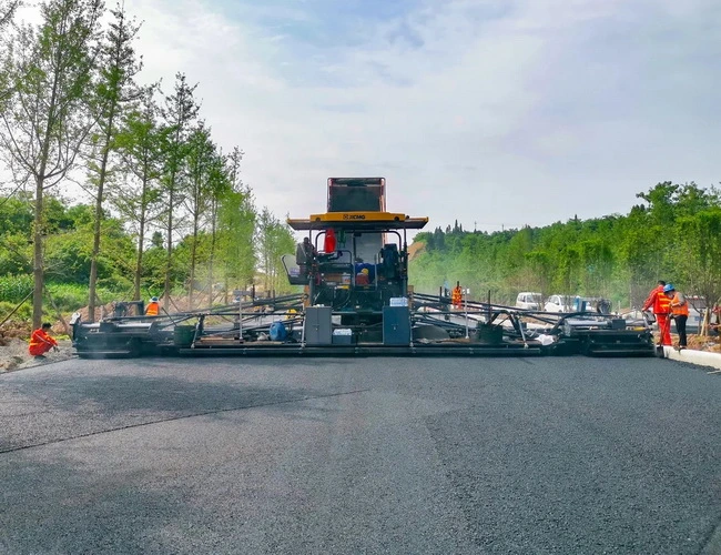 RP1655t 16,5 m Pavage de route de la machine pour le collage de l'asphalte finisseur RP1655t avec de bonnes performances