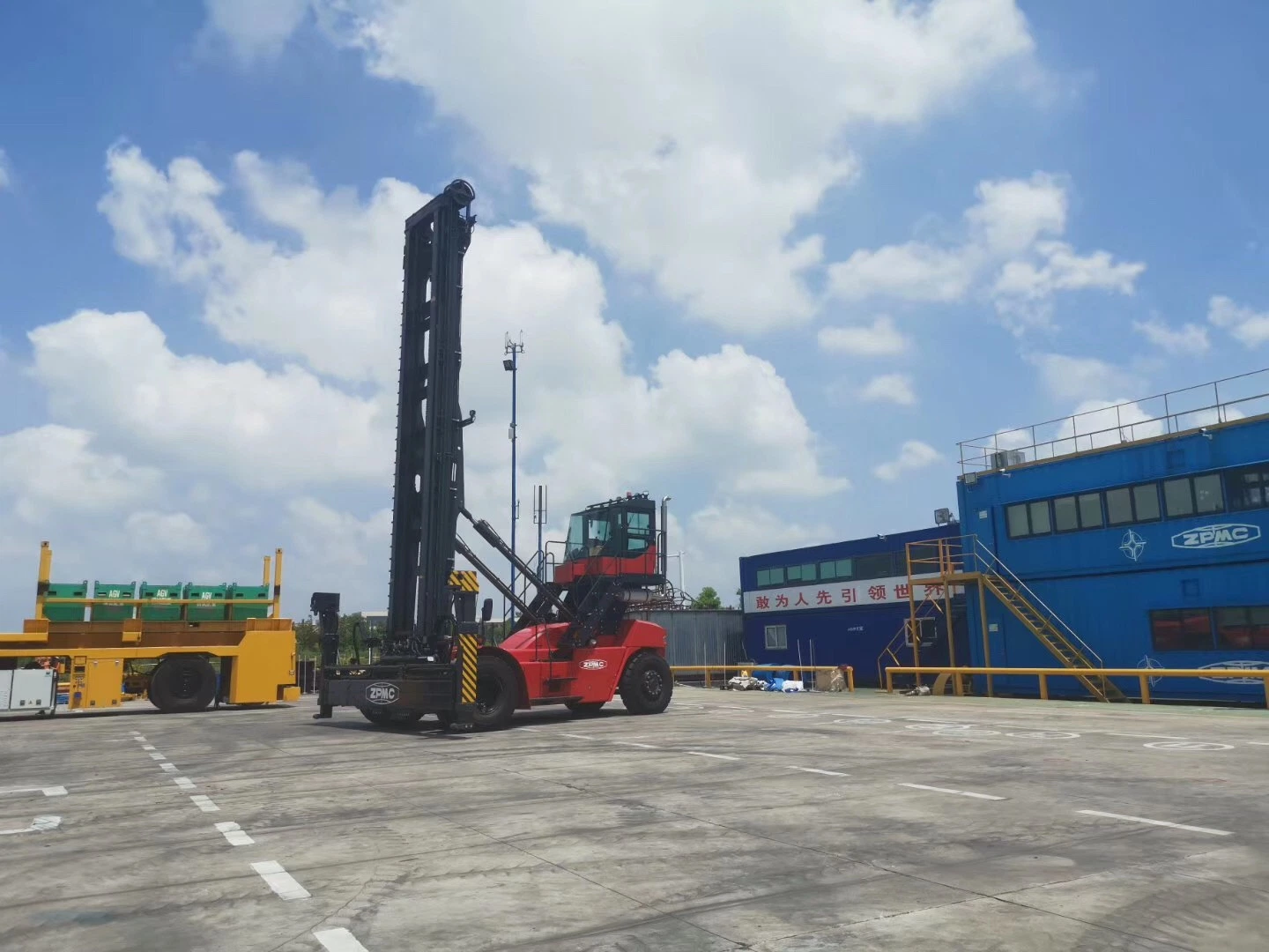 8ton 9 Ton Forklift Container Lifter Container Handler Container Forklift Which Is Not Affected by The Engine Speed and Has Better Cooling Effect