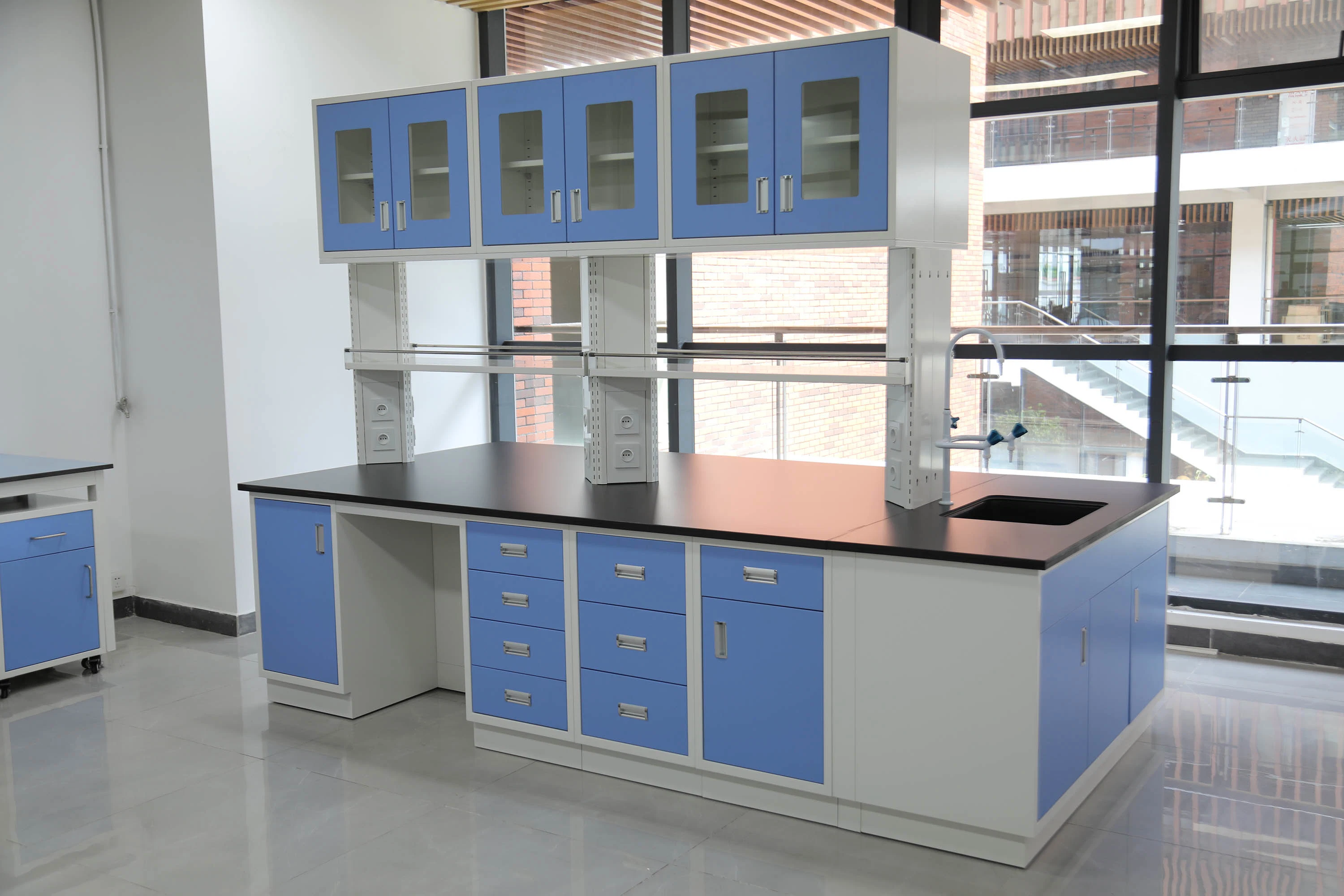 Free Design University Medical Furnitures Cabinet School Computer Laboratory Workstation 18 Gauge Steel Floor Mounted Island Lab Bench Furniture