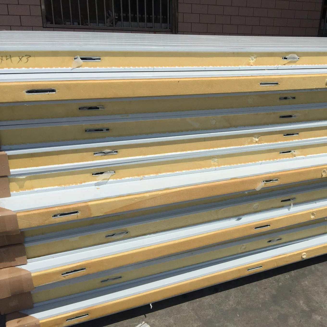 Construction Material Rock Wool Insulated Sandwich Panels Used on Internal and External Wall