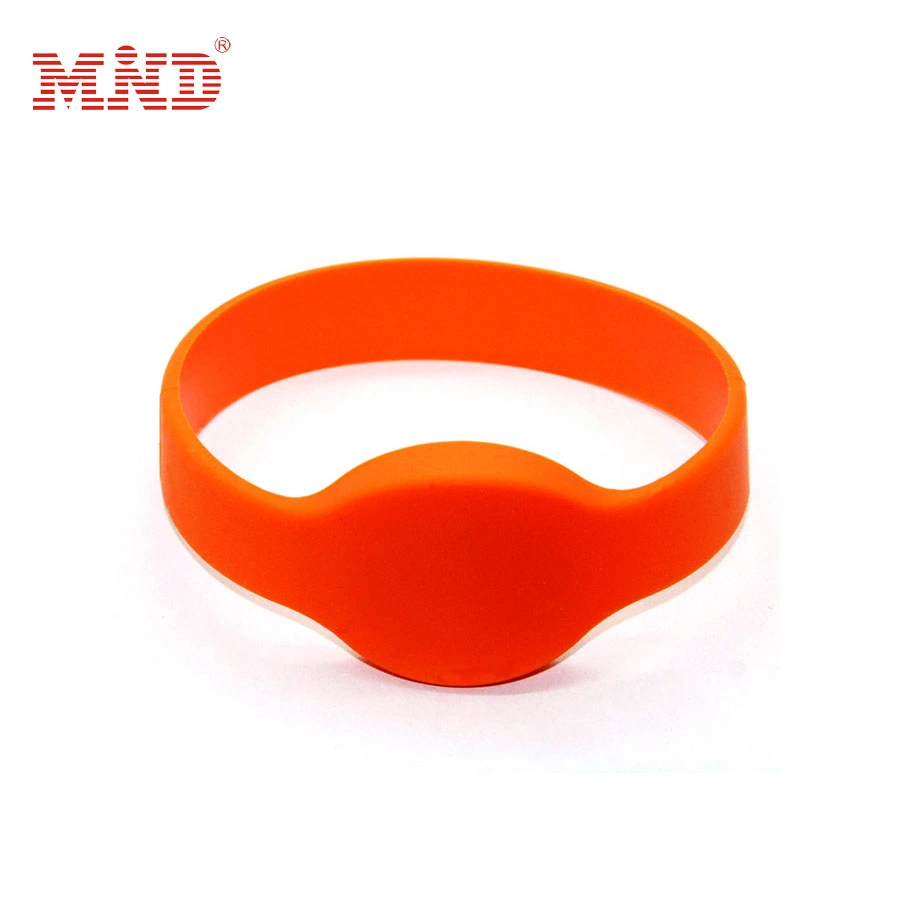 Fitas para pulsos em silicone com logótipo personalizado em plástico Smart Read Write RFID NFC Festival Sports Fitness Adjustment pulseiras de silicone