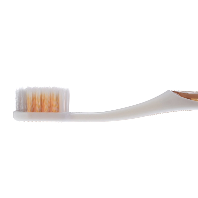 Commerce de gros de 0,15 mm ultra douce soies en spirale des brosses à dents Oral Care adulte brosse à dents manuelle en plastique avec le conditionnement sous blister