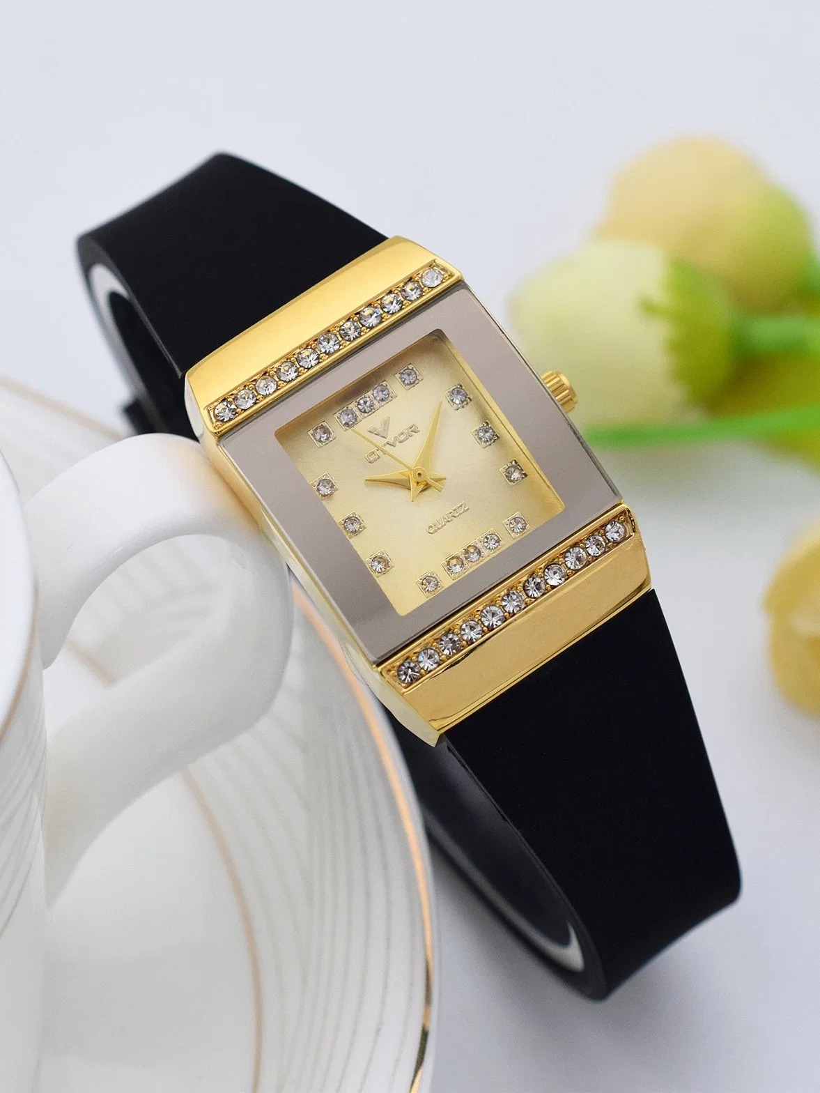 Горячая продажа водонепроницаемый силиконовый ремешок Lady Watch Alloy Watch